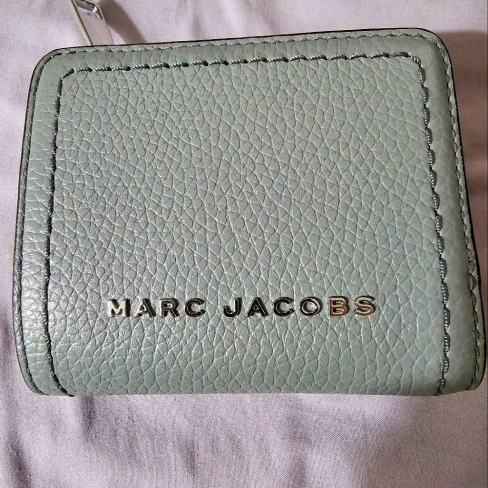 Marc Jacobs zip wallet